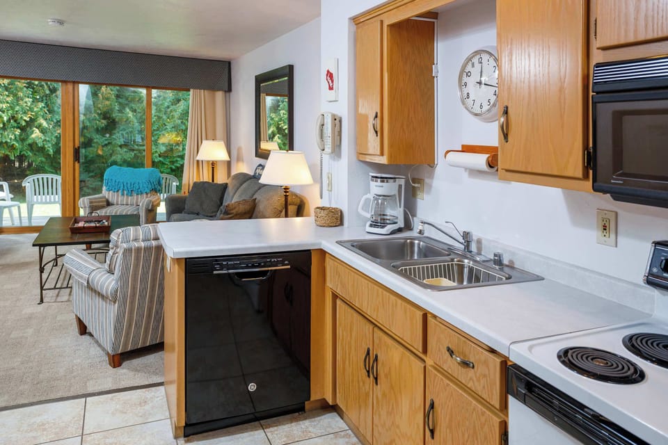 Coffee maker and dishwasher