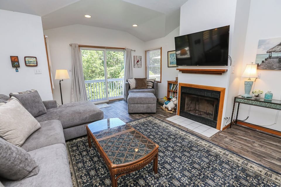Living Room 2025