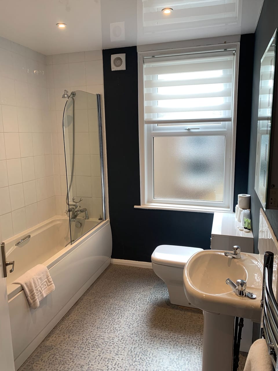 Standard Apartment, Ensuite (Self Catering -sleeps 2-5) | Bathroom