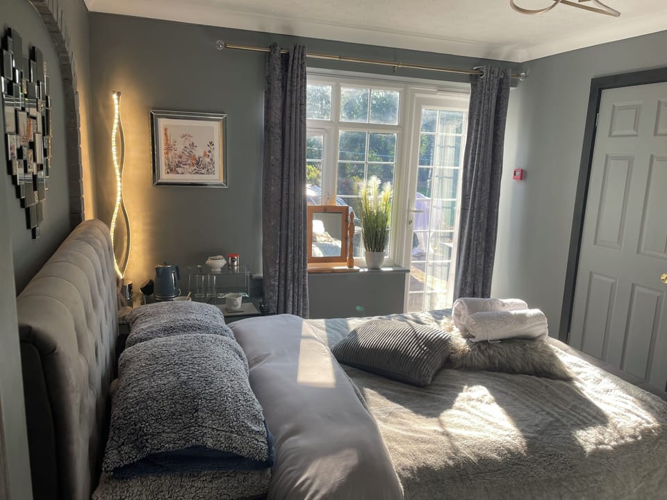 Memory foam beds, iron/ironing board, free WiFi, bed sheets