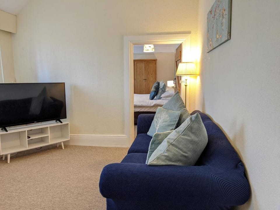 Deluxe Double Room | Iron/ironing board, WiFi, bed sheets