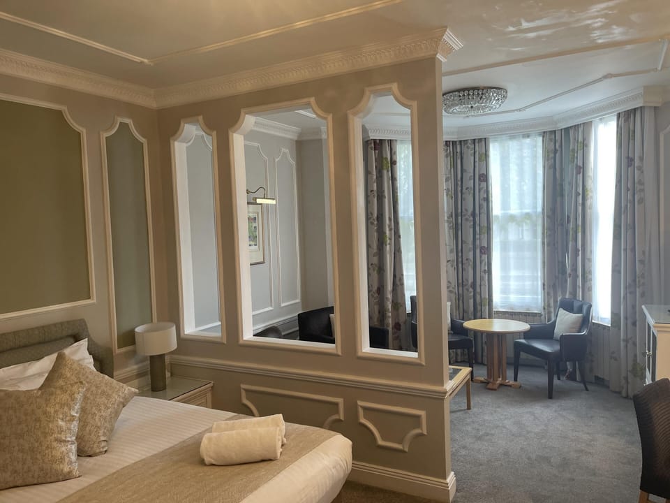 In-room safe, desk, iron/ironing board, free WiFi