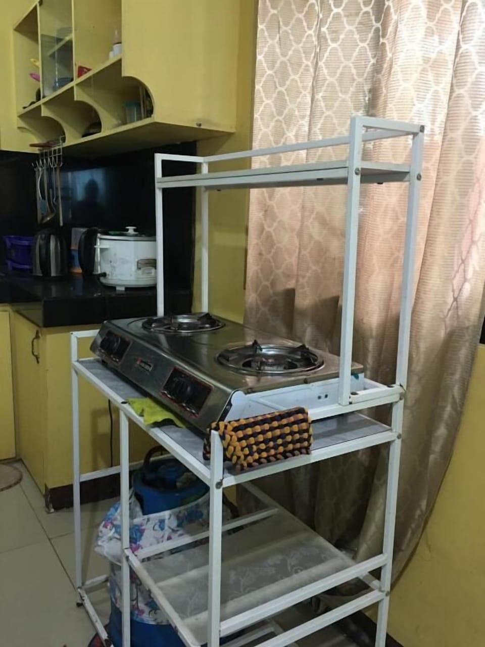 Family House, 3 Bedrooms, Non Smoking, Garden View | Private kitchen | Mini-fridge, stovetop, dishwasher, electric kettle