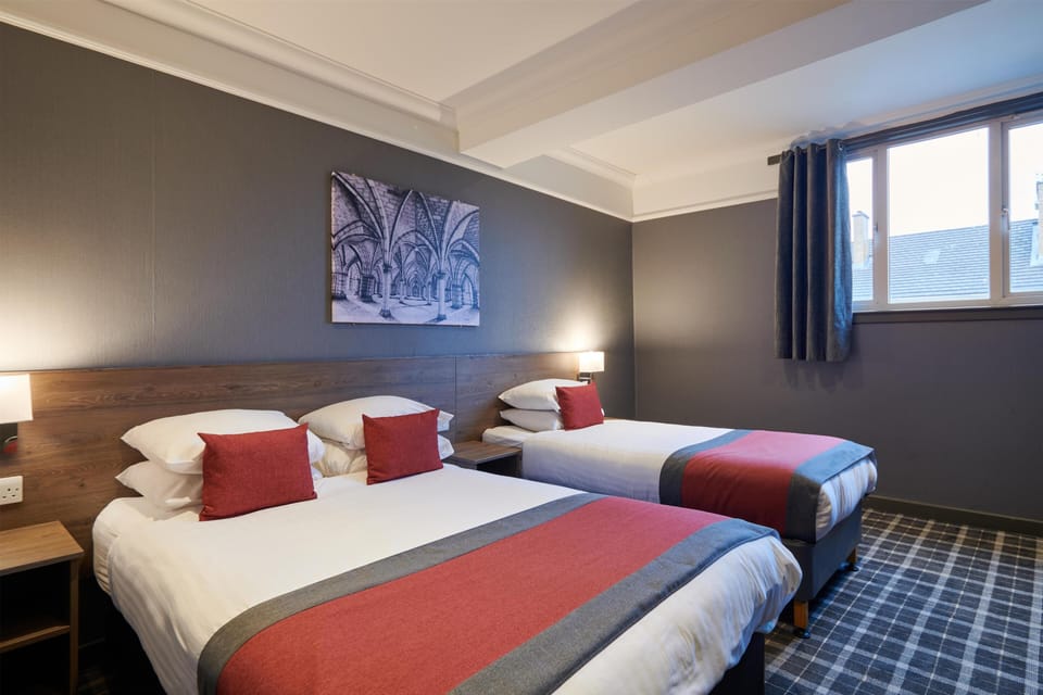 Family Room, Multiple Beds, Non Smoking | Desk, laptop workspace, soundproofing, iron/ironing board