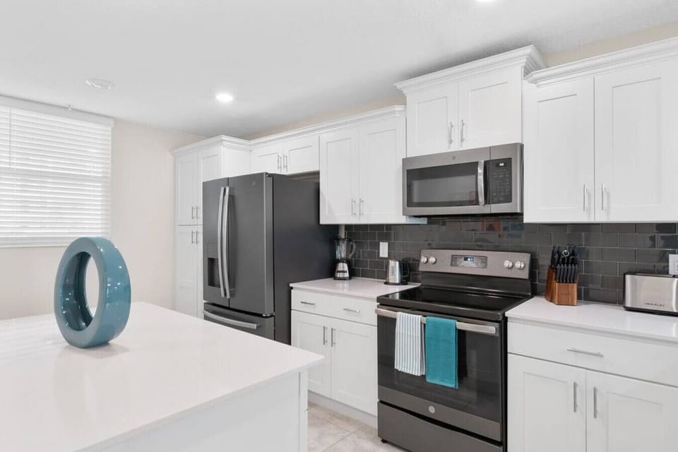 Kitchen#Disney #Parks #kingdom #springs #StoreyLake #Apartment #Vacation #Rental #waterpark #Kissimmee #Orlando #universal #citywalk