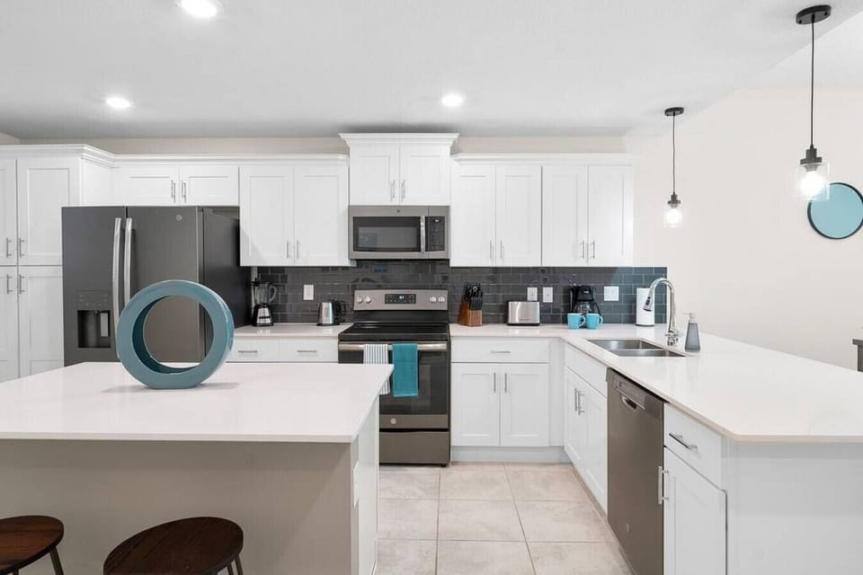 Kitchen#Disney #Parks #kingdom #springs #StoreyLake #Apartment #Vacation #Rental #waterpark #Kissimmee #Orlando #universal #citywalk