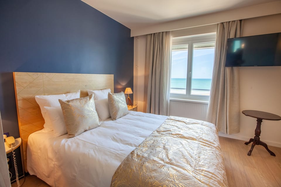Panoramic Room, Sea View | Pillowtop beds, individually furnished, blackout drapes