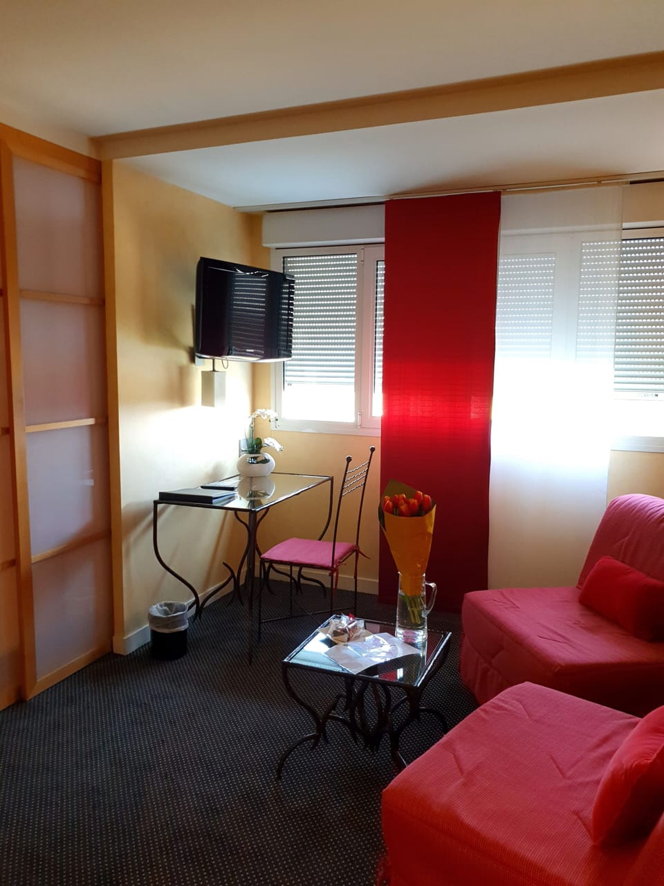 Suite, 1 King Bed | Premium bedding, in-room safe, individually decorated