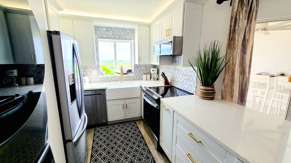 Fully Equipped Modern Kitchen