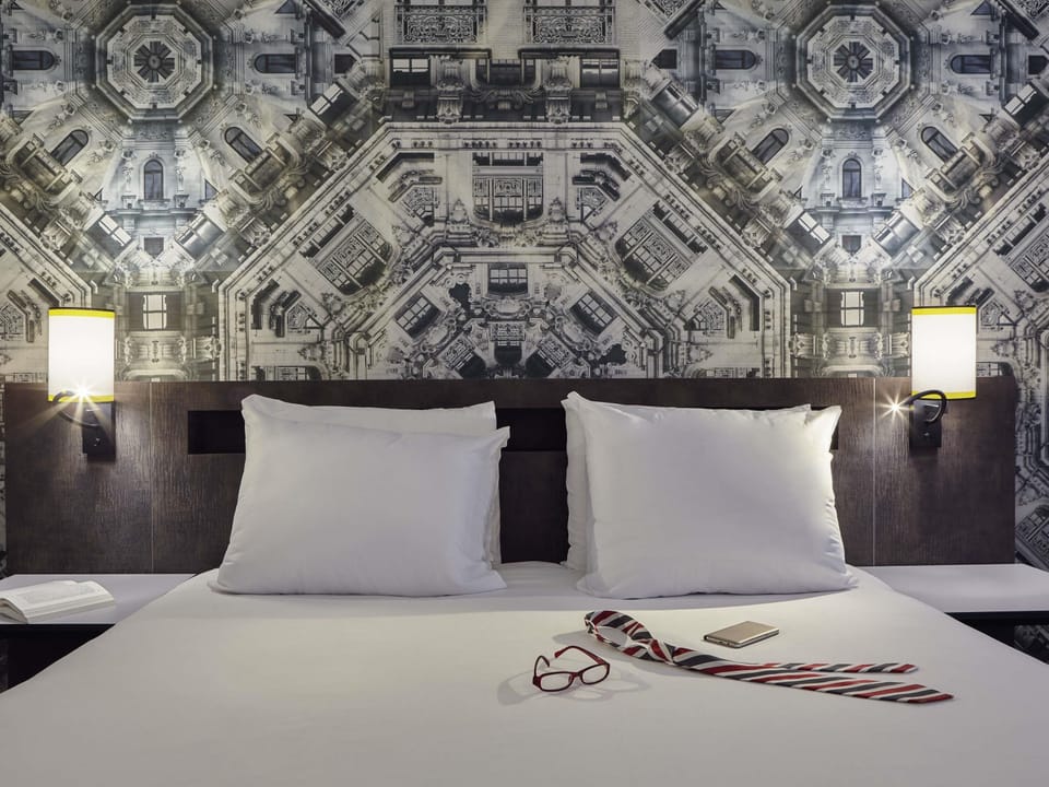 Premium bedding, pillowtop beds, in-room safe, desk