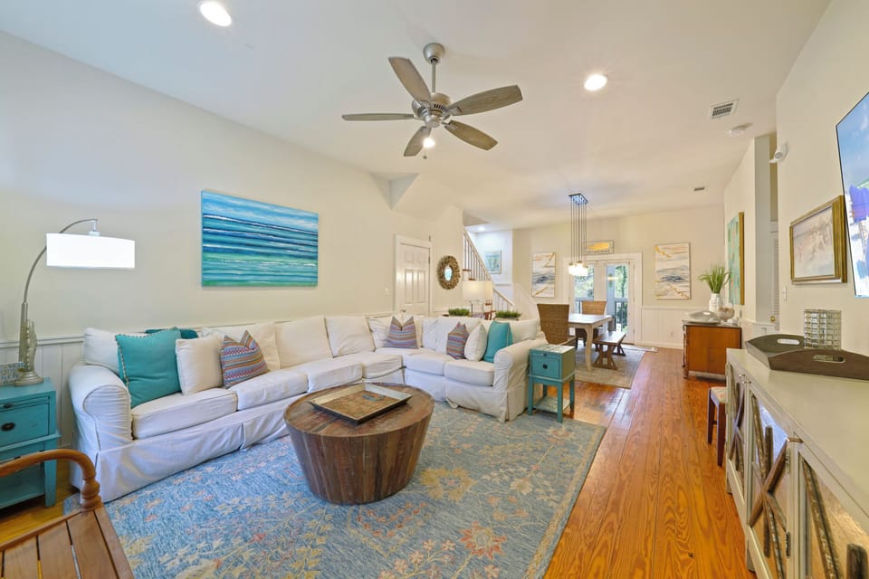 LARGE OPEN LIVING, DINING AND KITCHEN ON 1ST FLOOR