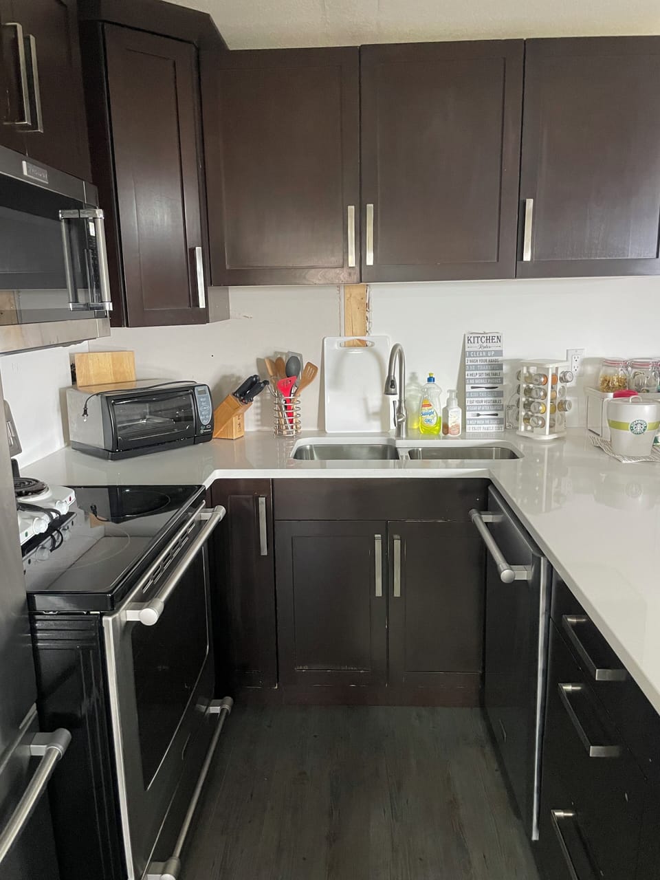 Full kitchen