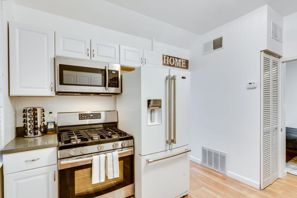Flooring, Room, Indoors, Oven, Floor