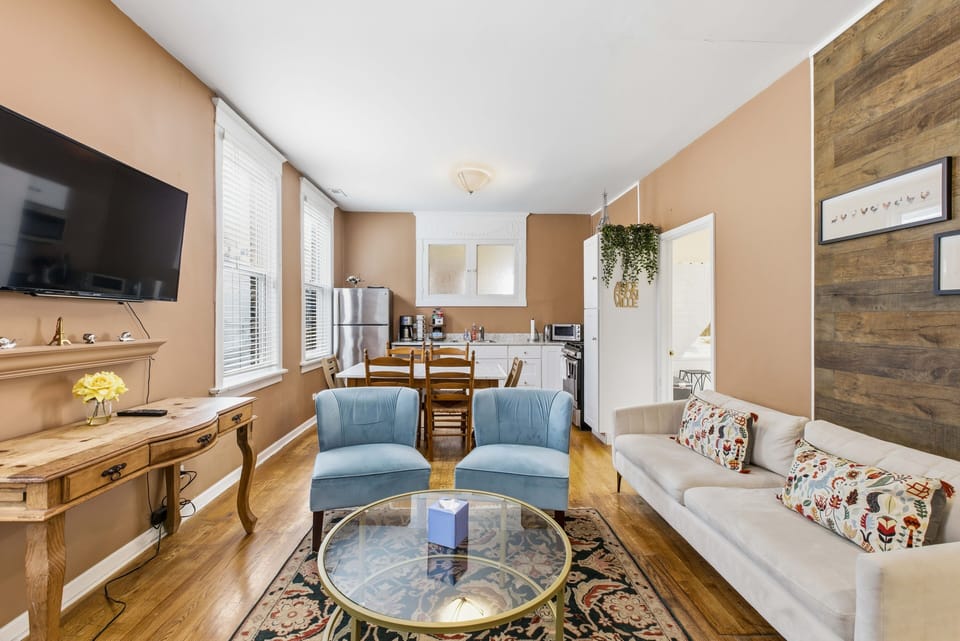 Home Decor, Indoors, Furniture, Living Room, Table