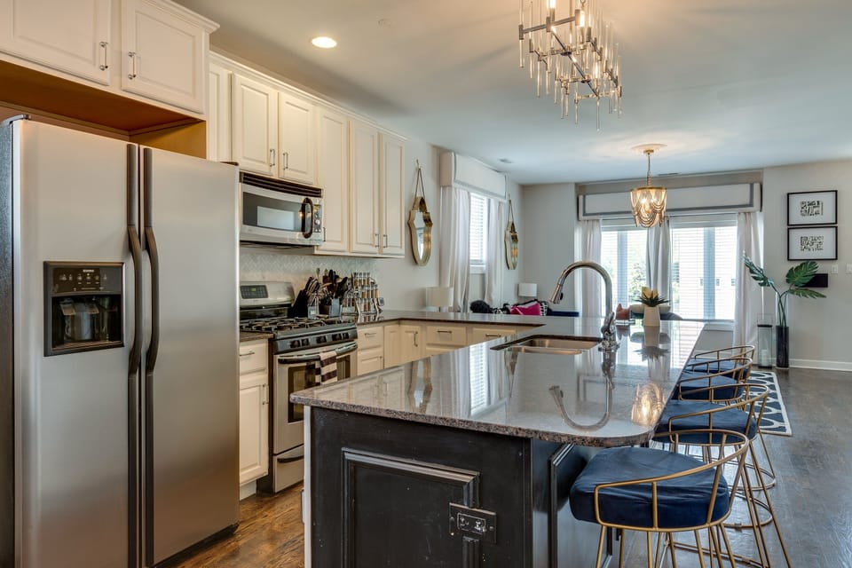 Room, Indoors, Chair, Furniture, Kitchen