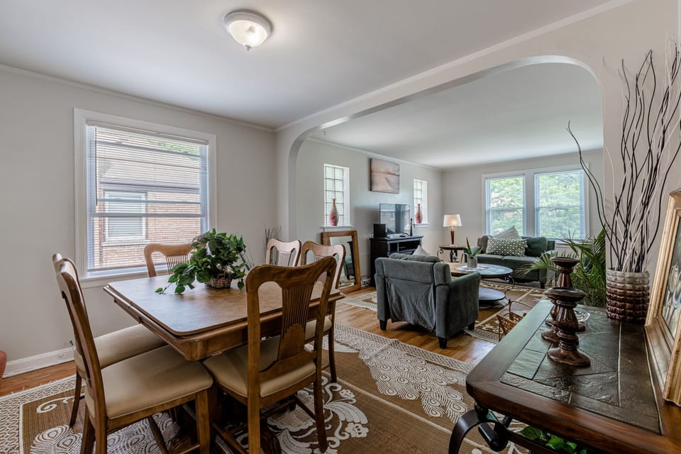 Flooring, Chair, Furniture, Living Room, Room