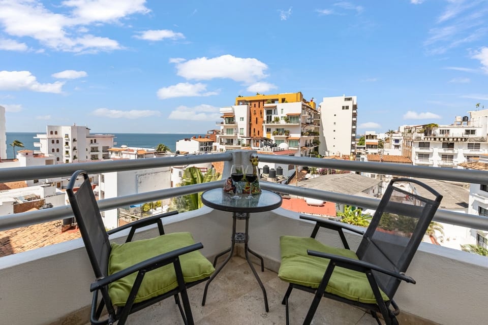 Condo - Image 1