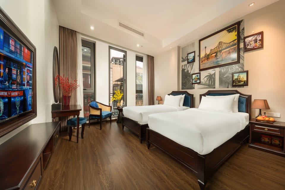 Suite Balcony, City View | Premium bedding, down comforters, memory foam beds, minibar