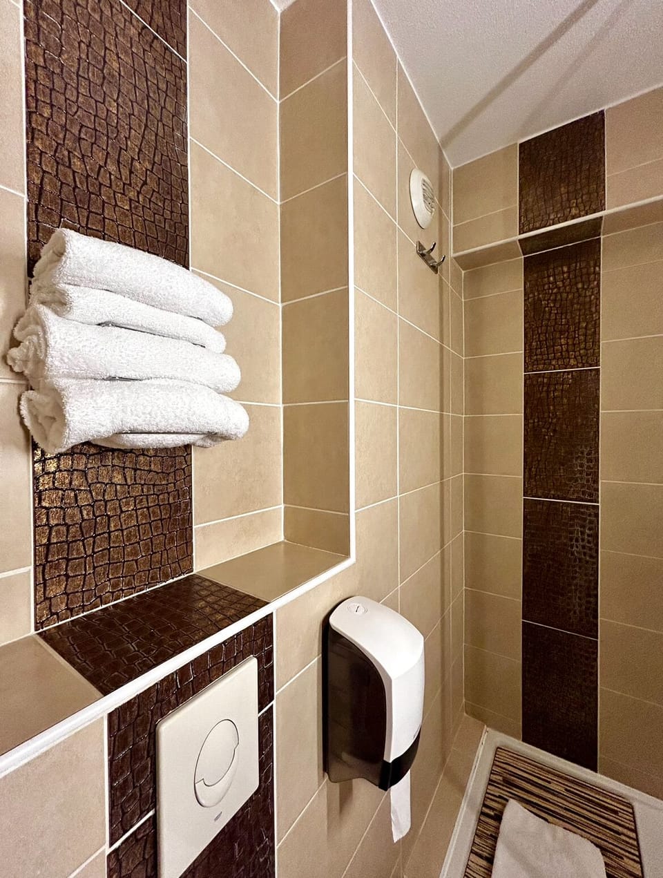 Eco-friendly toiletries, hair dryer, towels