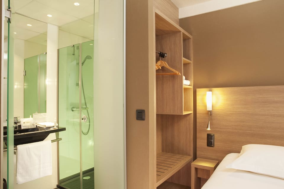 Comfort Double Room | Individually decorated, individually furnished, desk, blackout drapes