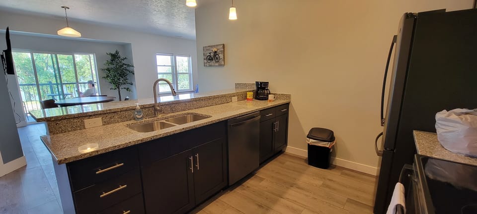 Kitchen - Brand New Appliances