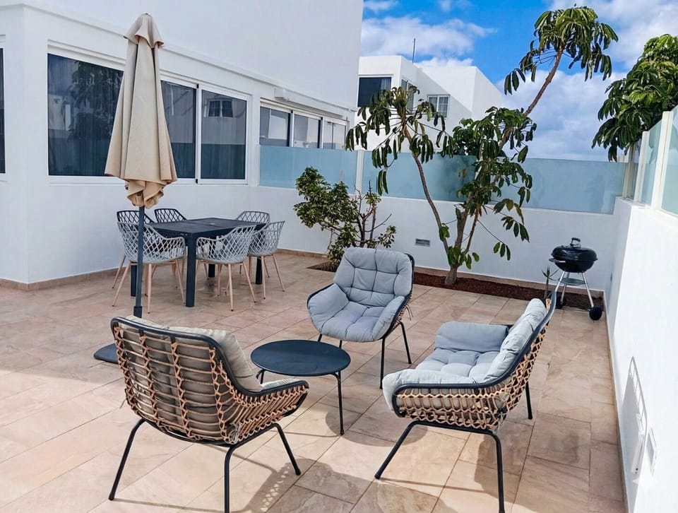 Enjoy open-air breakfasts and dinners under the stars in your private outdoor dining area.