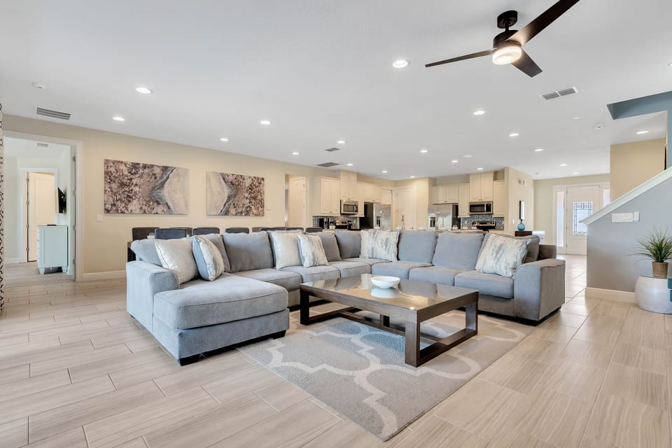 Living area w/ contemporary furniture