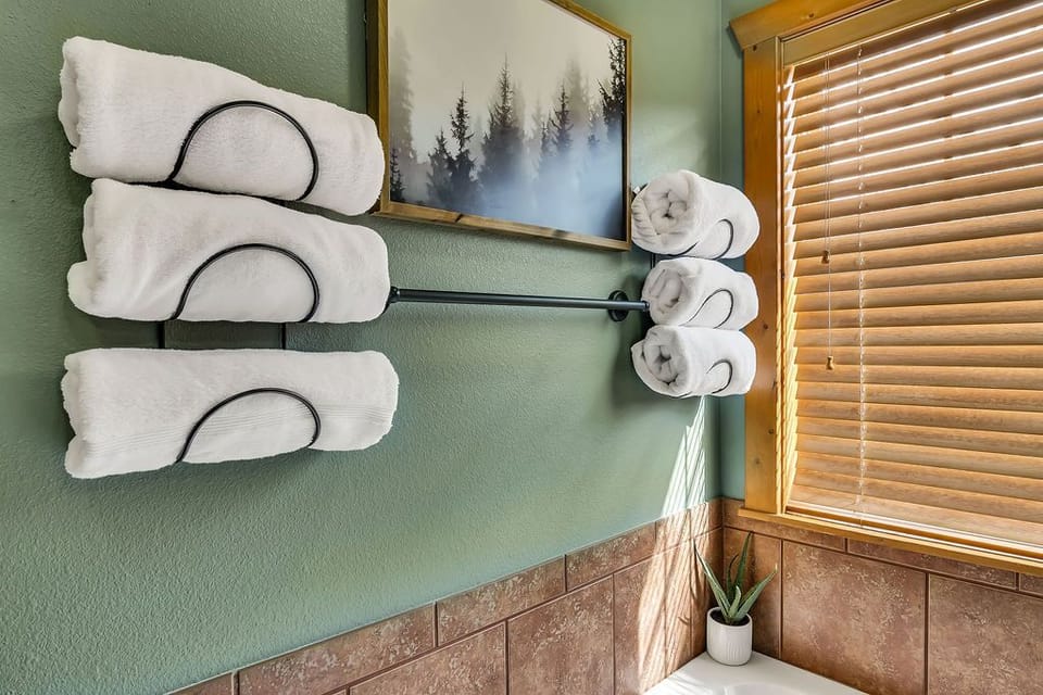 Master bathroom 3