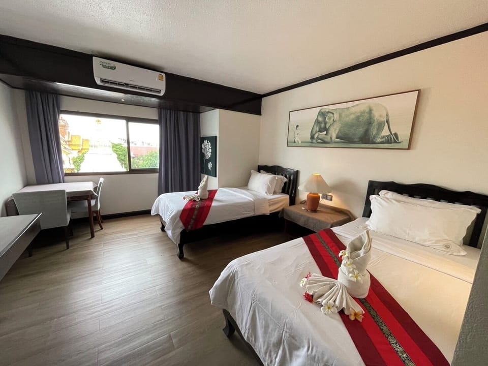 Standard Twin Room | Free WiFi