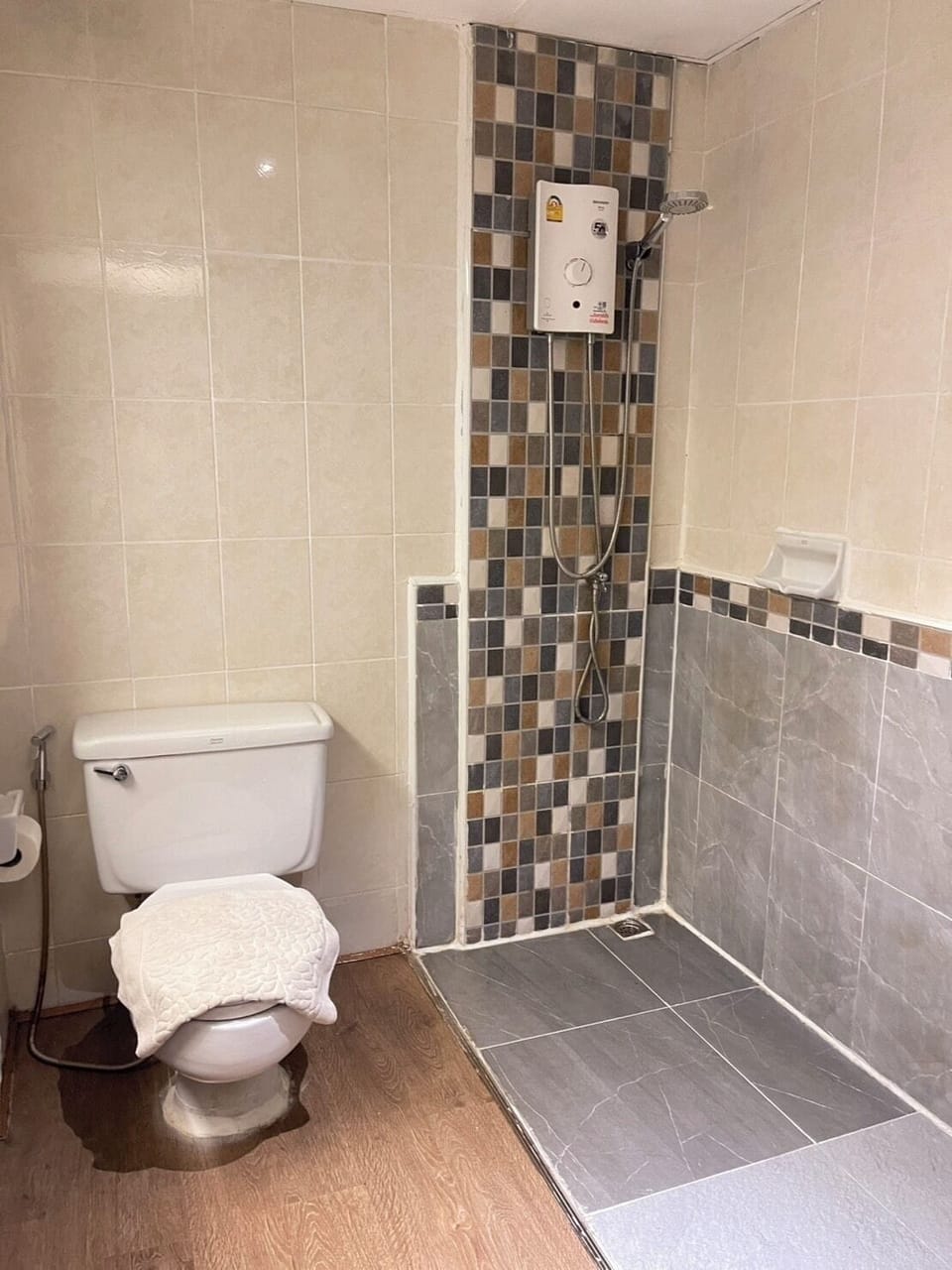 Standard Double Room | Bathroom
