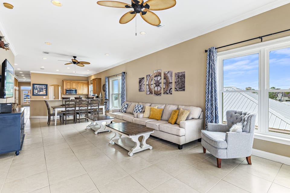 Comfort House, 4 Bedrooms, Balcony, Lagoon View | Living room | 60-inch Smart TV with cable channels, TV