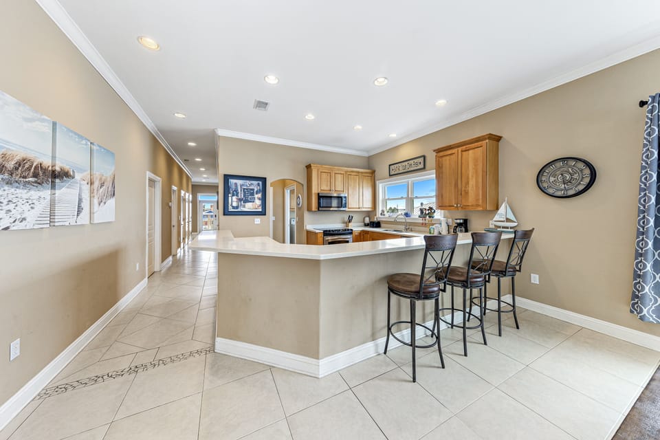 Comfort House, 4 Bedrooms, Balcony, Lagoon View | Private kitchen | Fridge, microwave, oven, stovetop