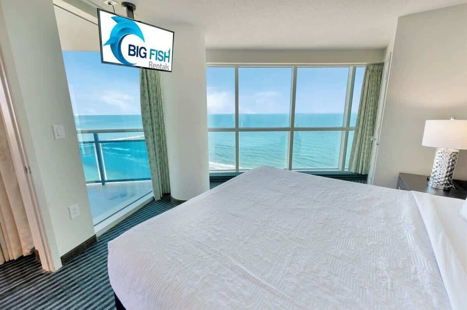 Beautiful Bedroom with Amazing Views ☀️