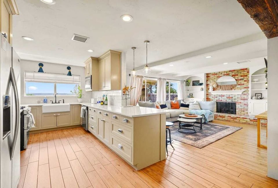 Kitchen to living room