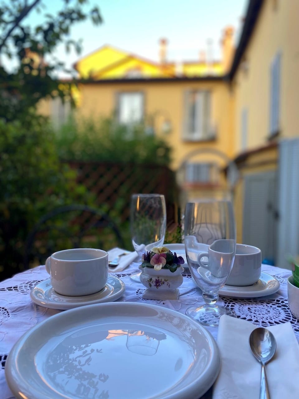 Outdoor dining