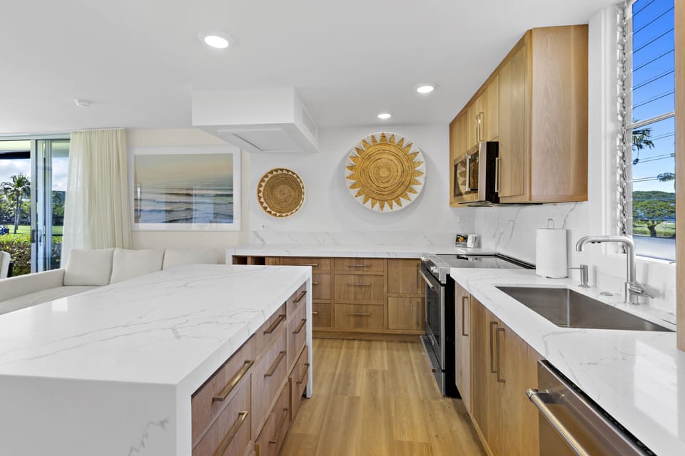 G106 Kitchen Maui Eldorado - California Coastal Kitchen with custom oak cabinetry and stainless appliances.