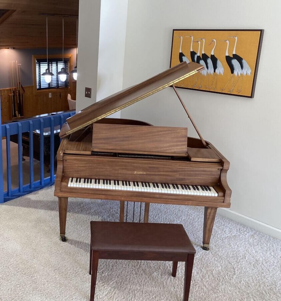 Living room -- grand piano