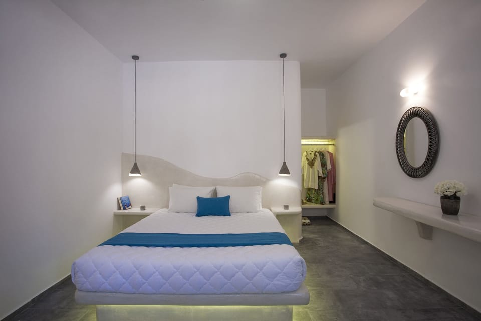 Superior Room with Mountain or Garden View | In-room safe, laptop workspace, iron/ironing board, free WiFi