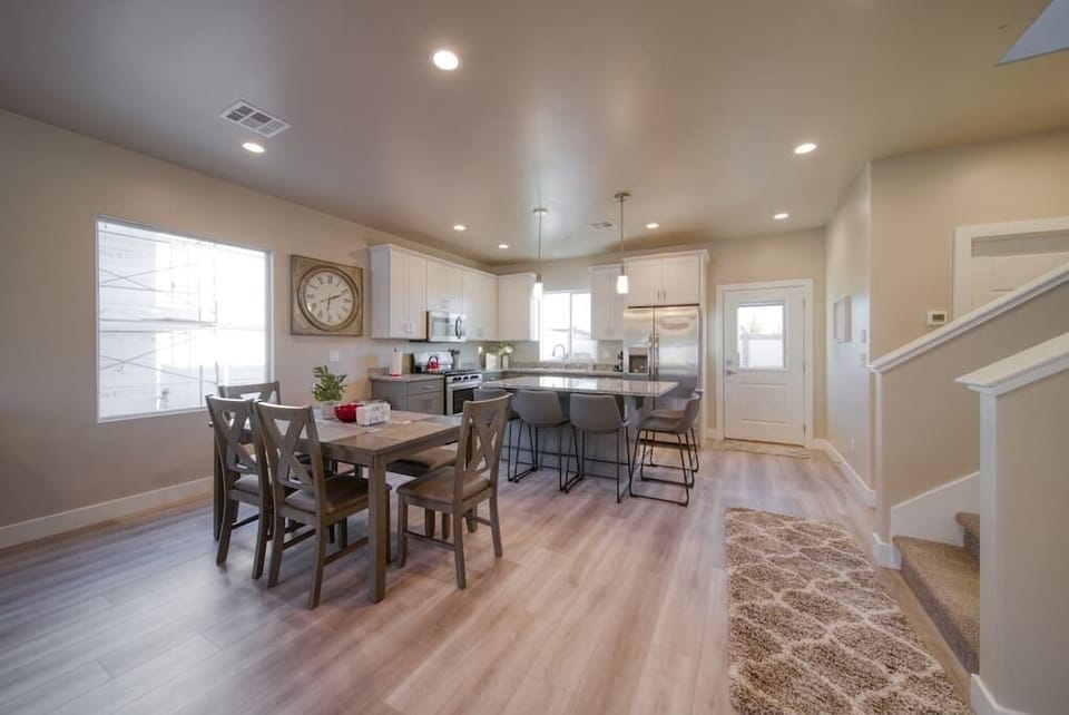 Dinning / Kitchen (1)