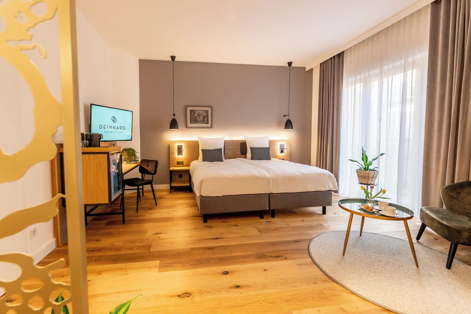 Comfort Double Room | Hypo-allergenic bedding, free minibar, in-room safe, desk