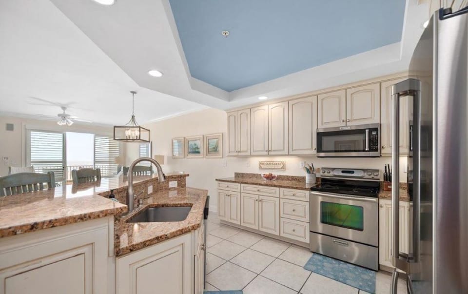 Kitchen (2)