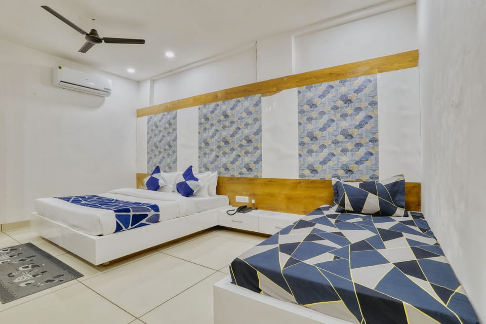 Premium Room | Desk, blackout drapes, soundproofing, iron/ironing board (on request)