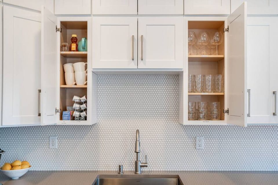 Drinkware, mugs, k-cups, tea, and sugars are available for guest use.  A Keurig, electric kettle, and tea pot are also available.