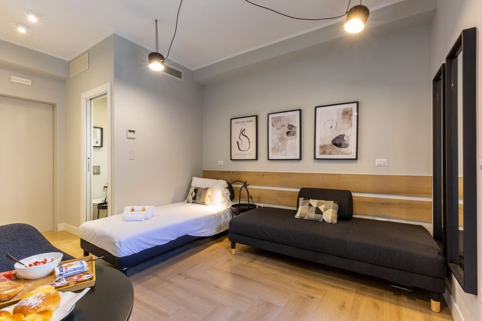 Room | Premium bedding, down comforters, minibar, in-room safe