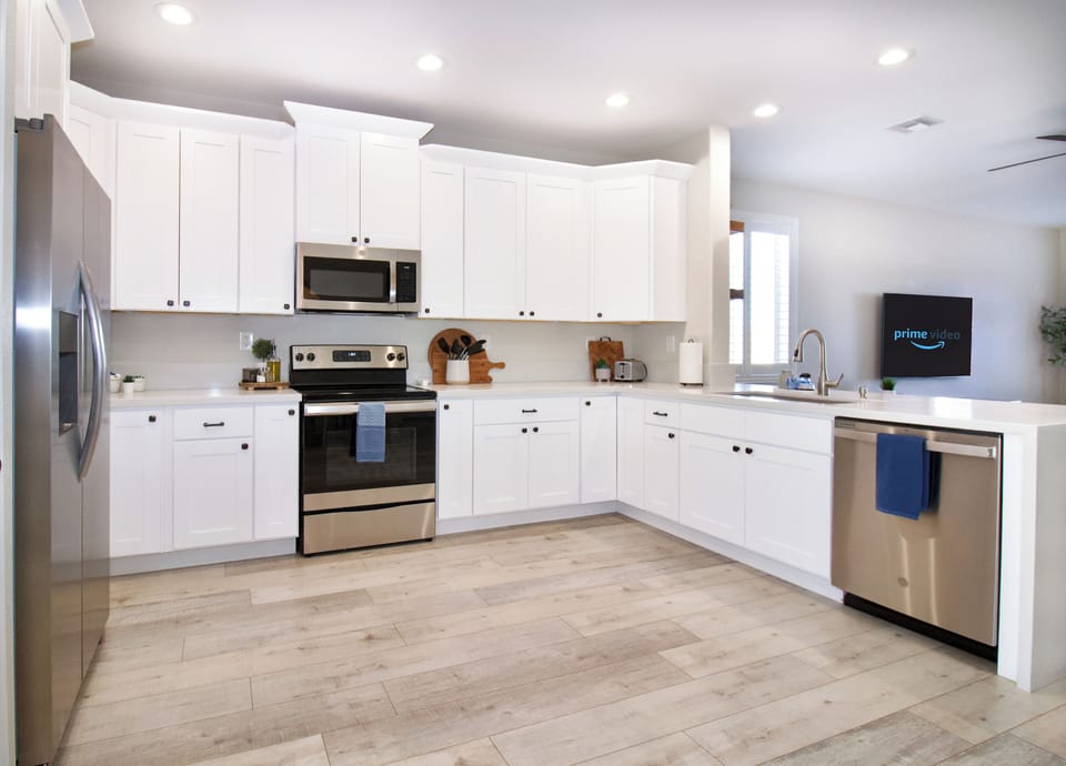 Fully stocked kitchen.