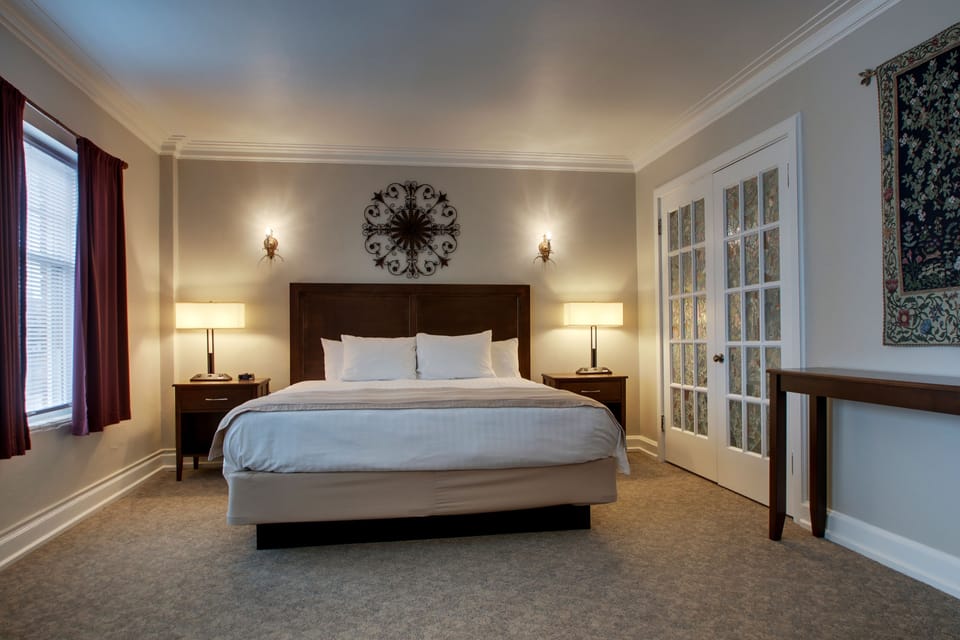 Deluxe Suite, 1 Bedroom, City View | Premium bedding, individually decorated, individually furnished, desk