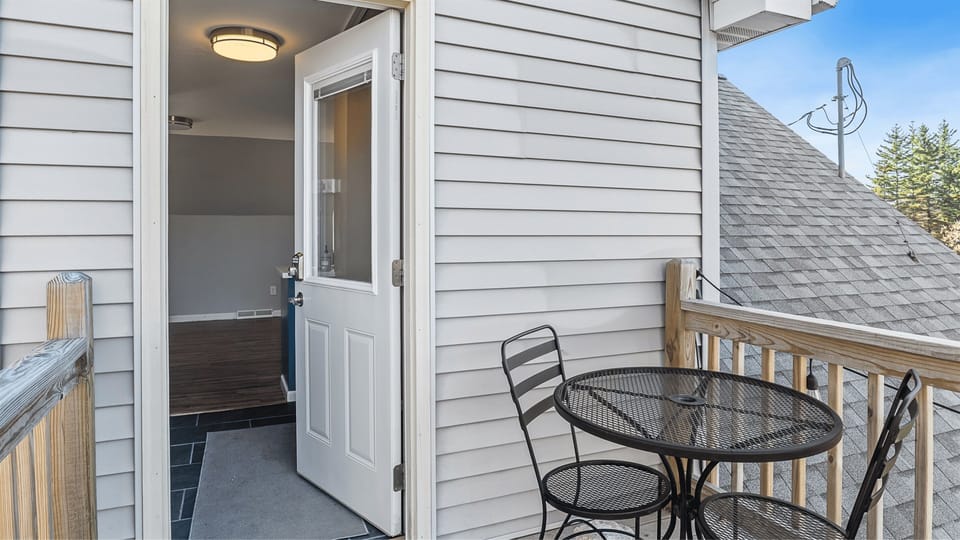 Enjoy stunning views from our second-floor balcony! The perfect spot for morning coffee or evening sunsets. ☕🌅
