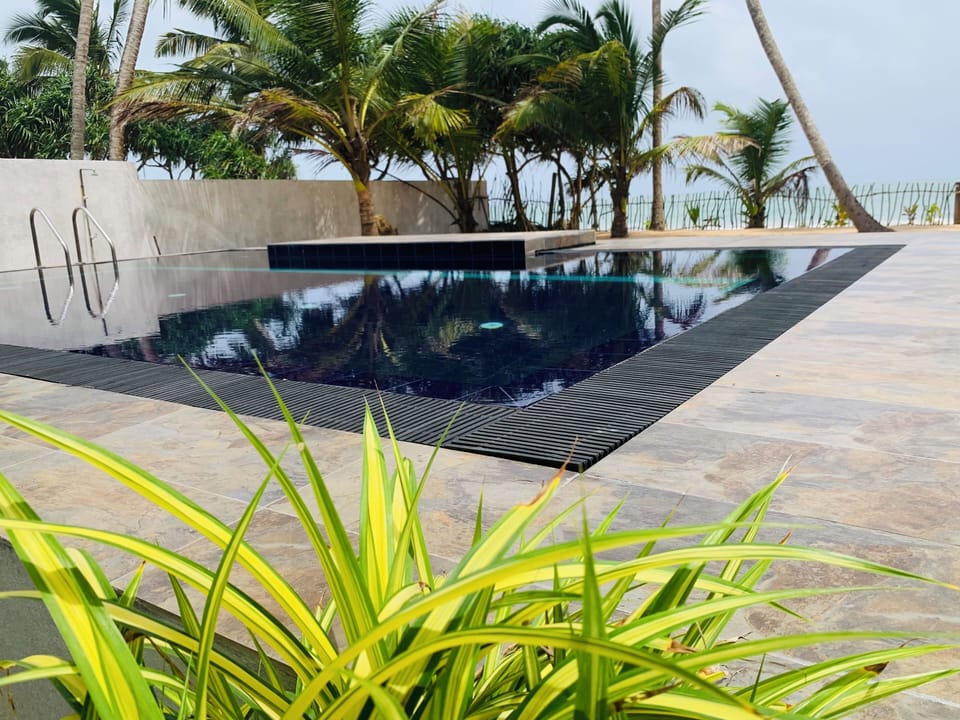 Pool & Beach view