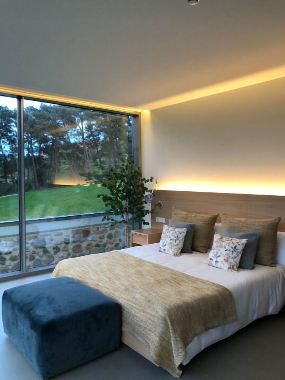 Junior Room, 1 King Bed, Valley View | Premium bedding, down comforters, minibar, individually decorated