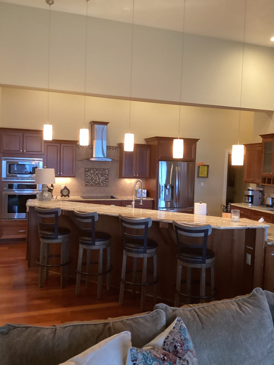 Counter seating 